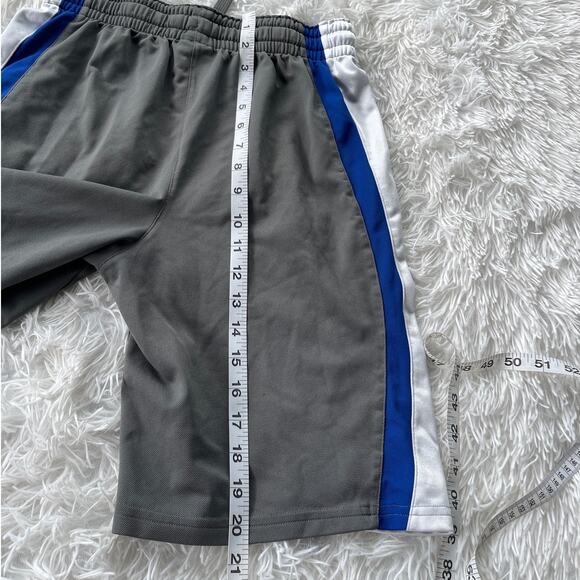 Under Armour Training Short Youth Sz L Gently used - Picture 4 of 8